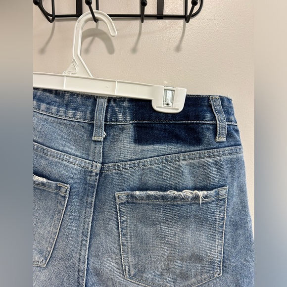 🍁Super Cute Flying Monkey Cut Off Jean Shorts - Picture 10 of 10